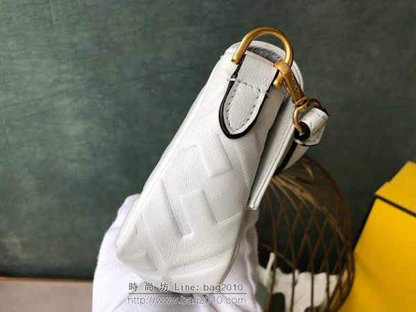 FENDI女包 頂級原單 Baguette迷你手袋 白色 全幅FF圖案 芬迪女鏈條斜挎包 可手提  fdz2061